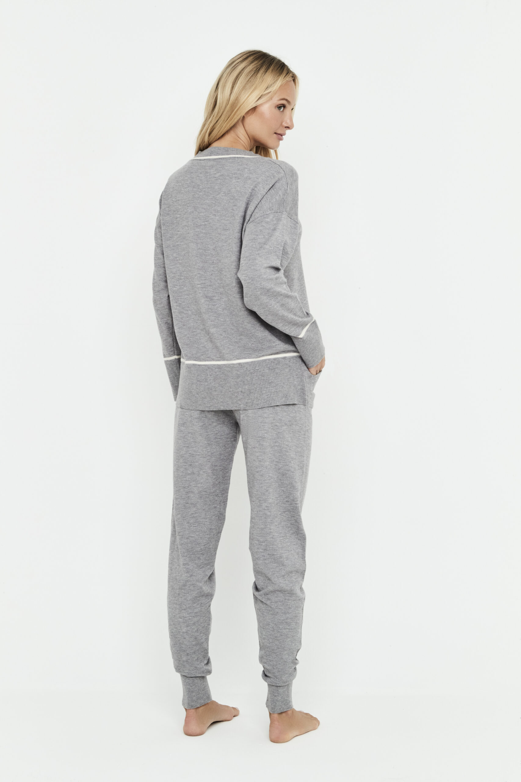 2 teiliges Home Set (Pulli & Hose) – Bild 3