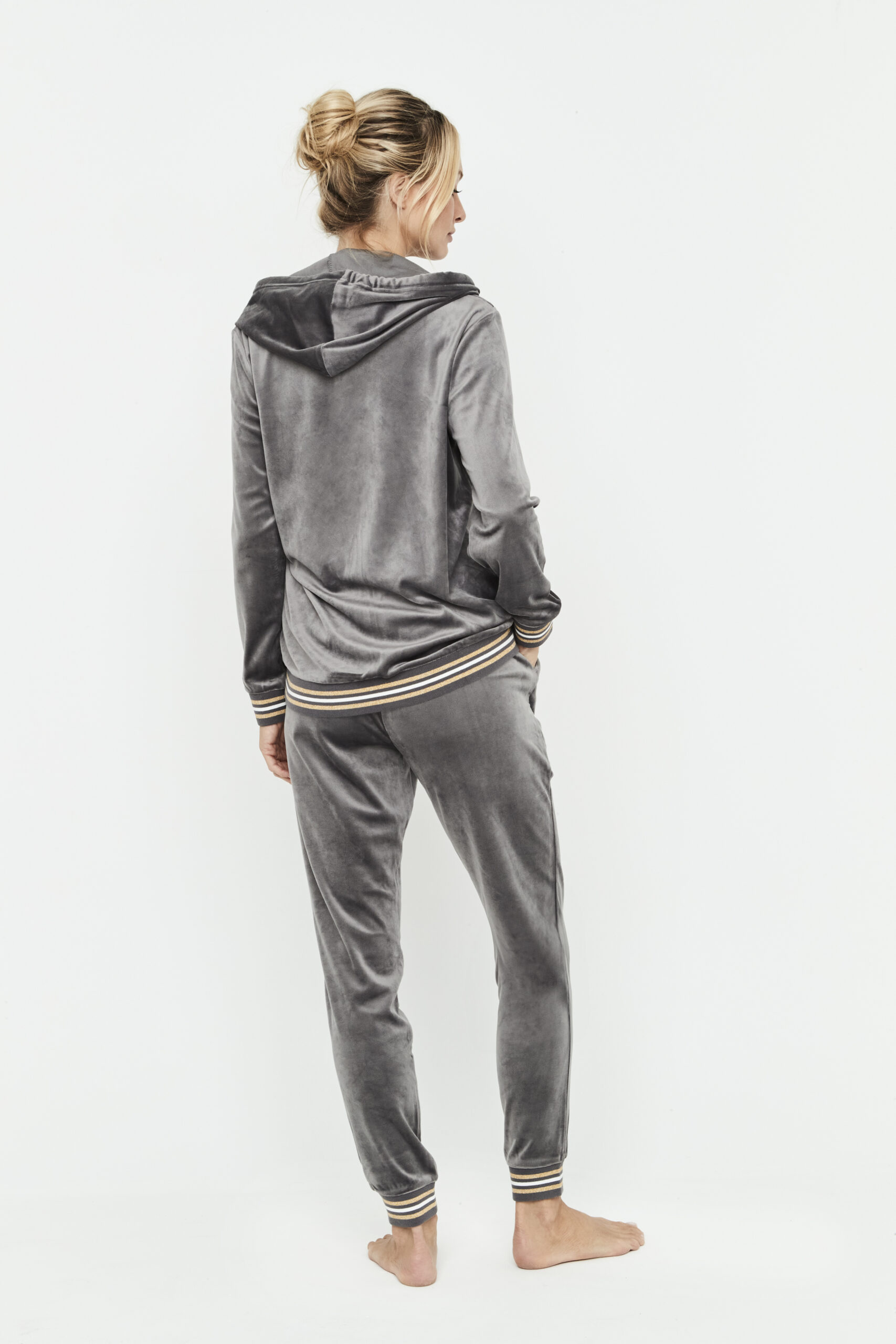 2 teiliges Jogger Set (Weste & Hose) – Bild 7