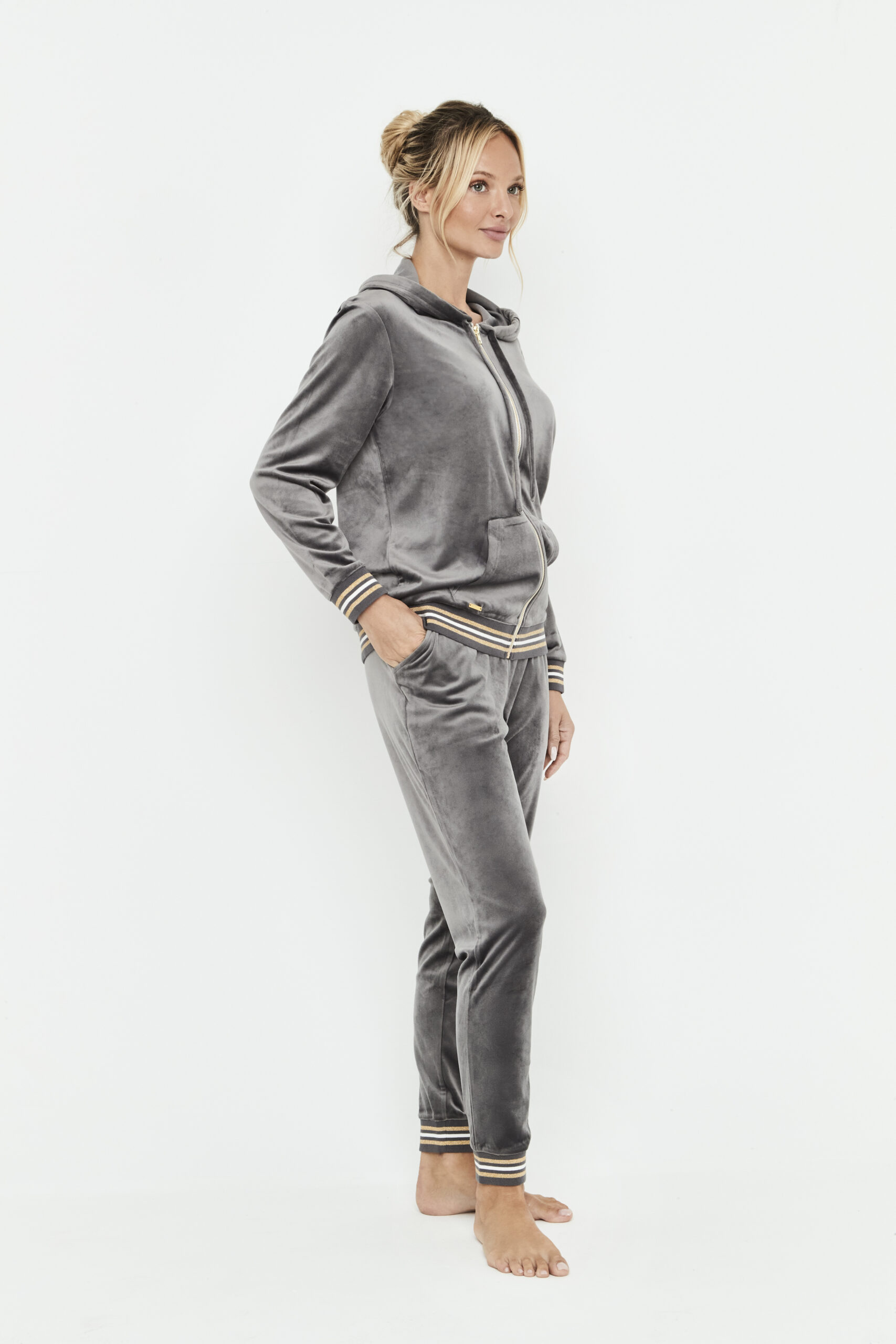 2 teiliges Jogger Set (Weste & Hose) – Bild 6